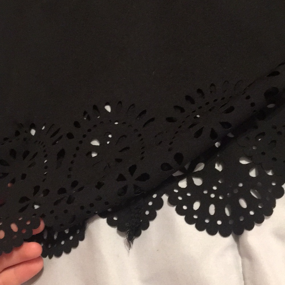 Scallop Edge Cutout Dress (Shift Style) - Picture 2 of 3